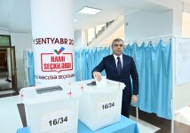 Samir Nuriyev səs verdi (FOTO)