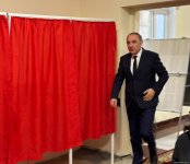 Baş prokuror səsvermə hüququndan istifadə edib (FOTO)