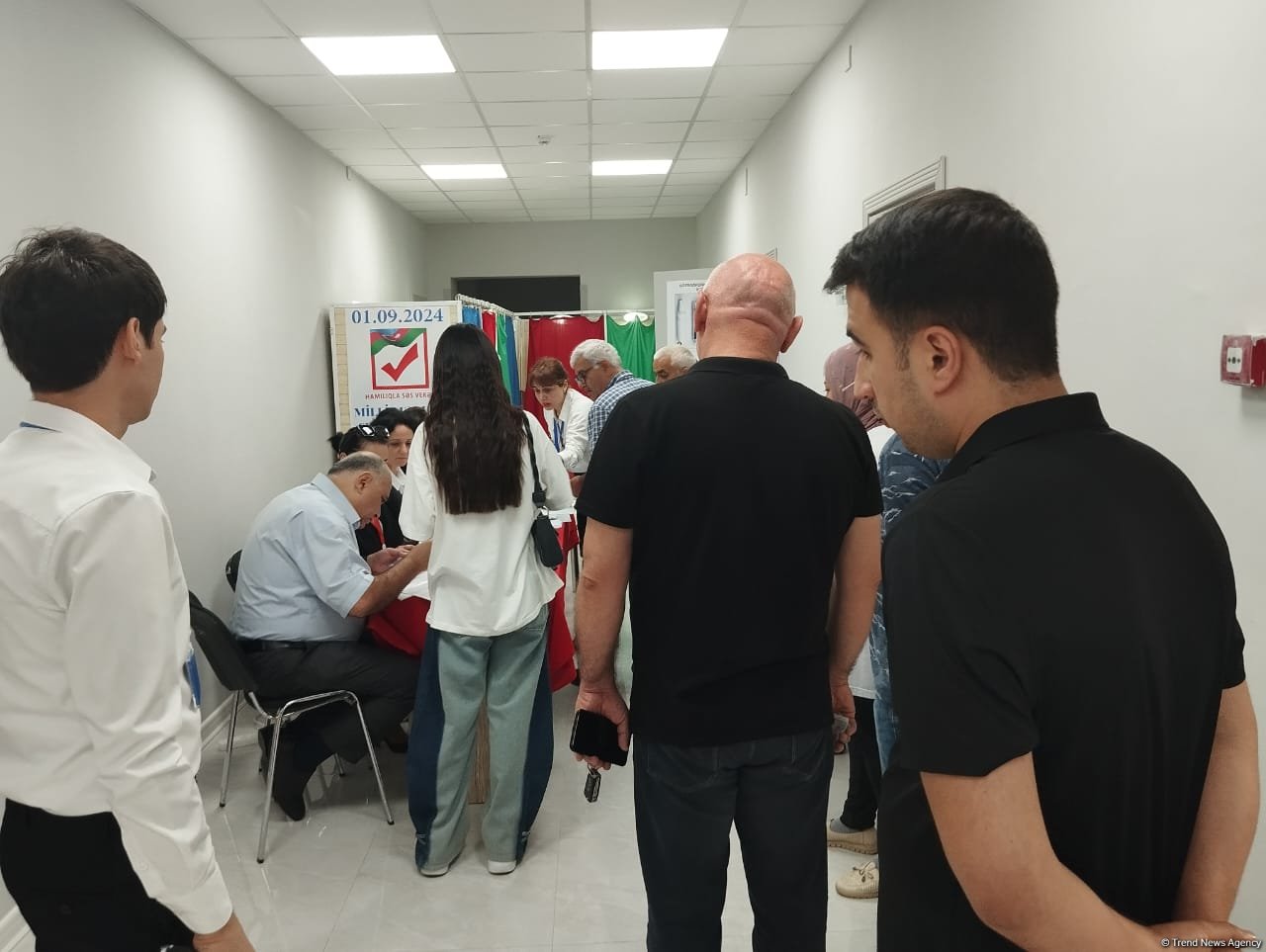 Nizami rayonunda ilk saatlardan yüksək seçici fəallığı müşahidə olunur (FOTO)