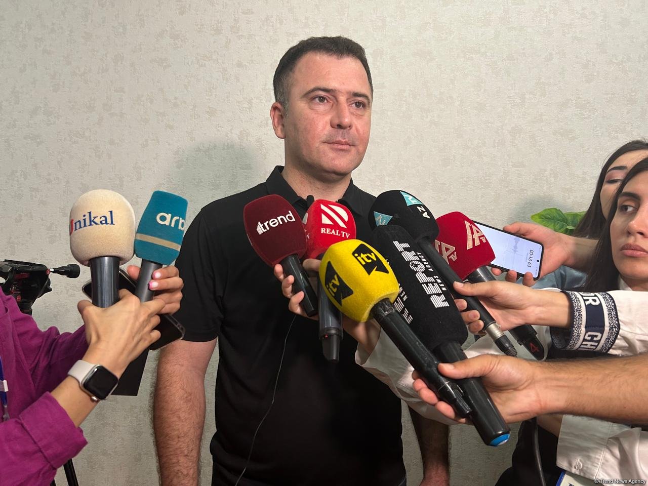 Məhbuslar namizədləri haqqında ətraflı məlumata malikdirlər