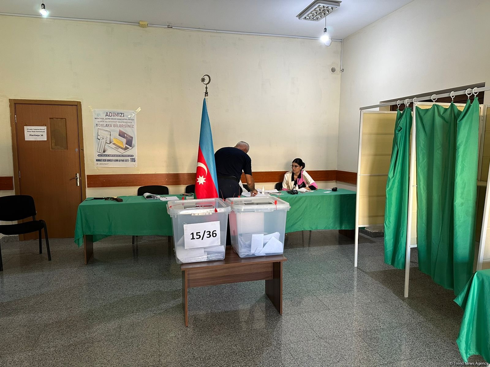 Paytaxtda səsvermə prosesində seçici fəallığı davam edir (FOTO)