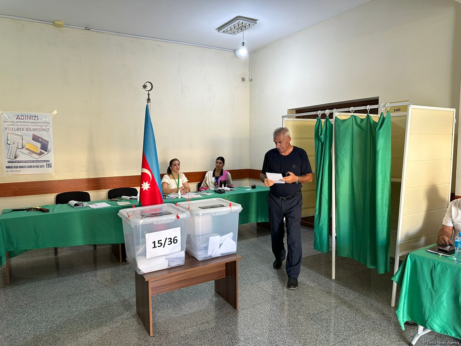 Paytaxtda səsvermə prosesində seçici fəallığı davam edir (FOTO)