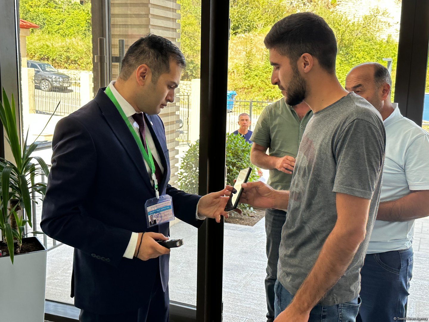 Şuşada seçicilər səsvermədə fəal iştirak edirlər (FOTO)