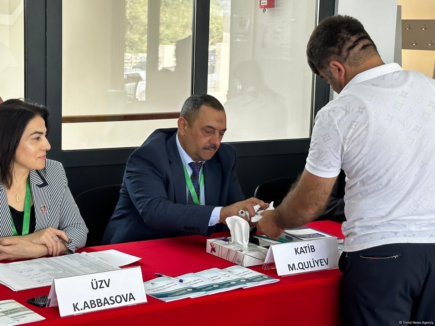 Şuşada seçicilər səsvermədə fəal iştirak edirlər (FOTO)