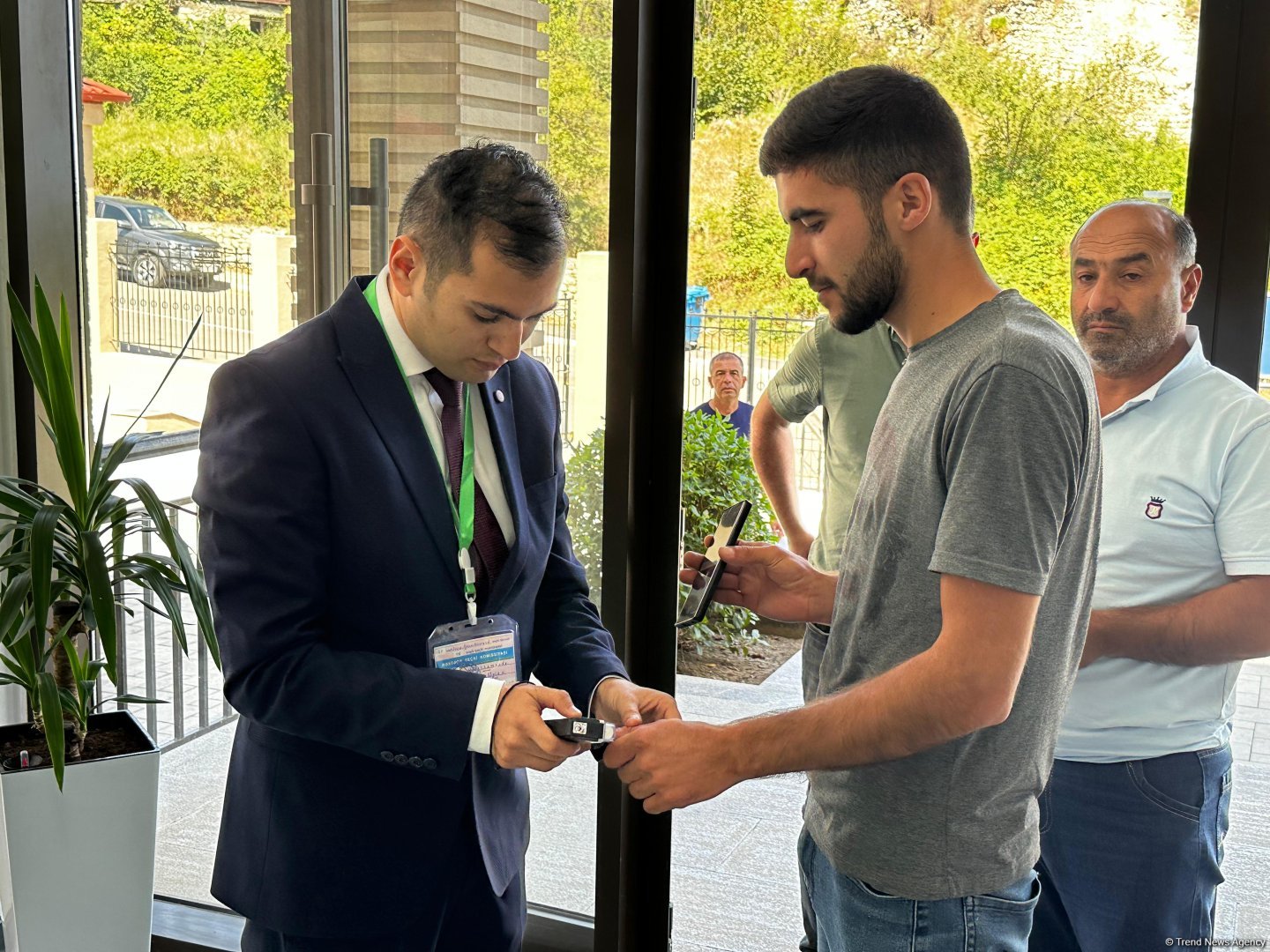Şuşada seçicilər səsvermədə fəal iştirak edirlər (FOTO)