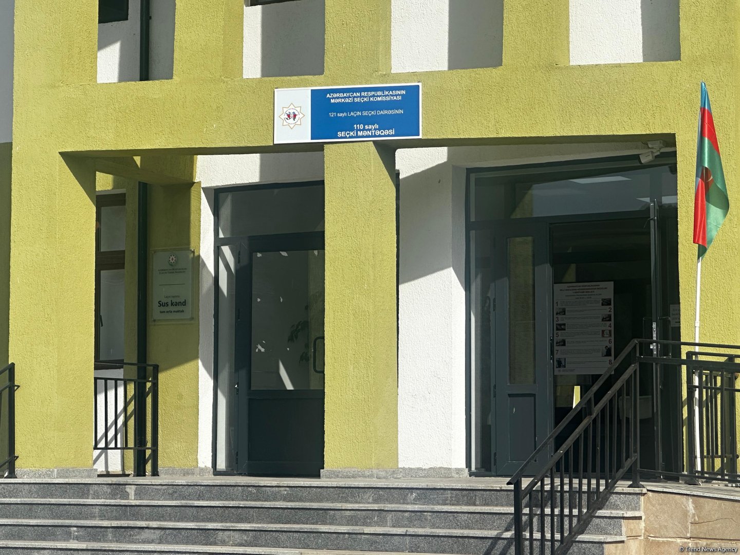 Susda seçicilər səsvermə hüququndan istifadə edirlər (FOTO)