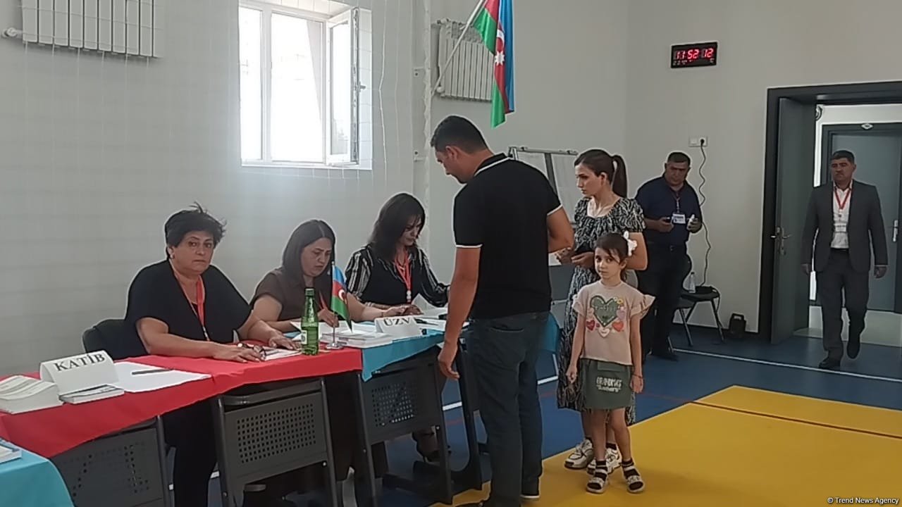 Xocalı sakinləri 32 ildən sonra ilk dəfə doğma yurdlarında səs verirlər (FOTO)