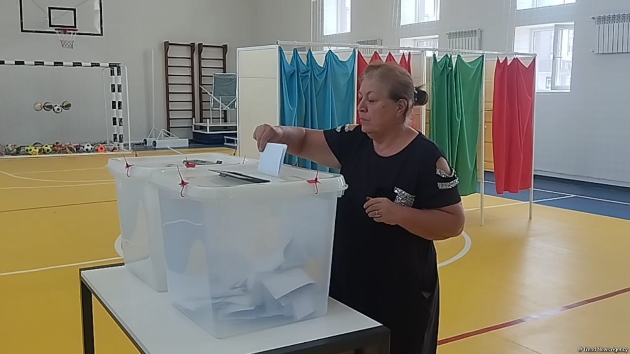 Xocalı sakinləri 32 ildən sonra ilk dəfə doğma yurdlarında səs verirlər (FOTO)