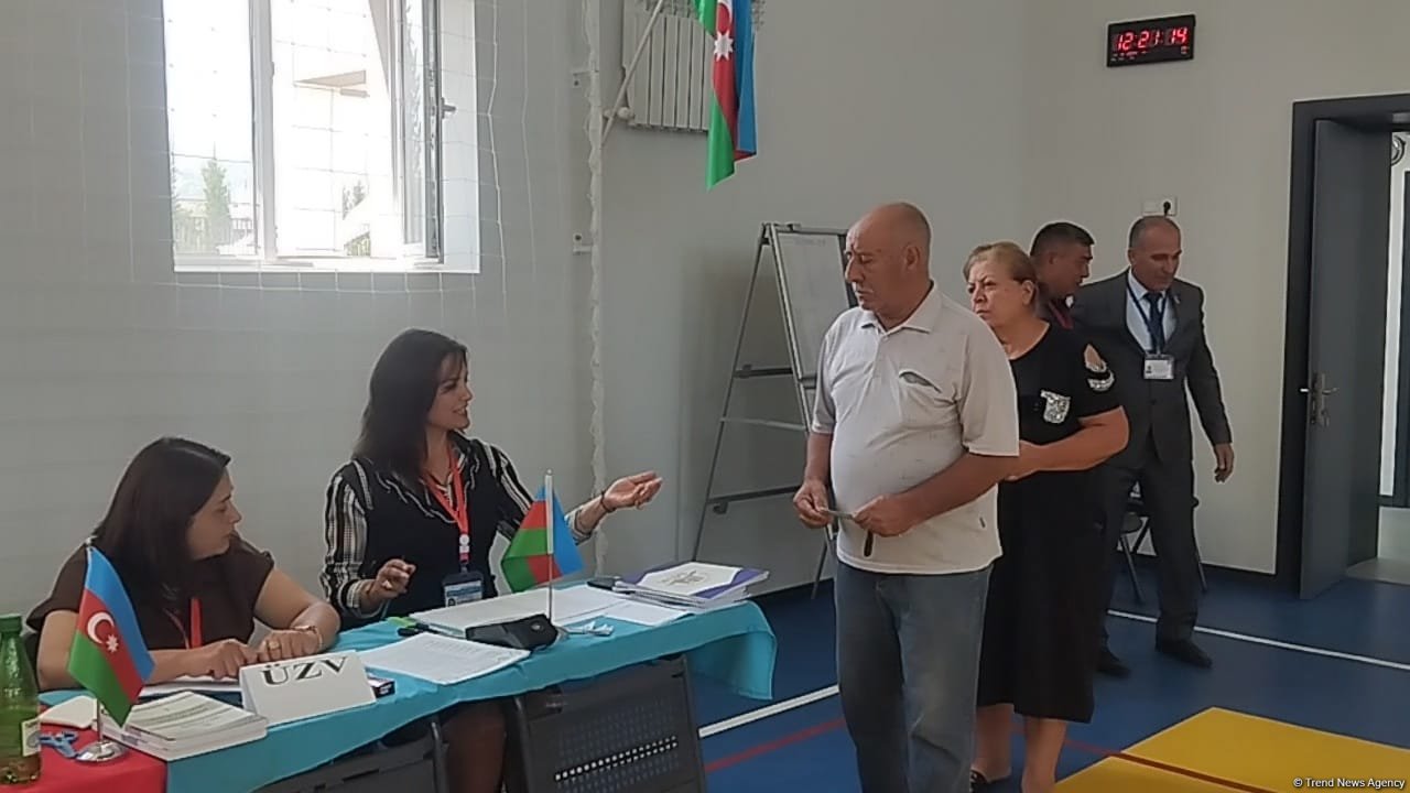 Xocalı sakinləri 32 ildən sonra ilk dəfə doğma yurdlarında səs verirlər (FOTO)