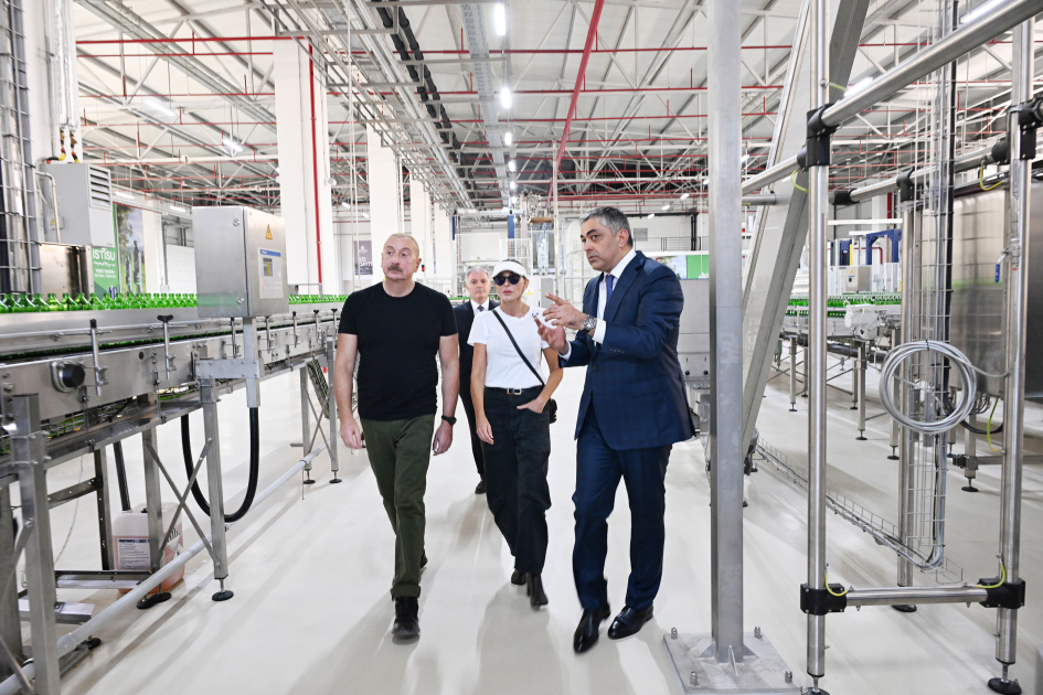 Prezident İlham Əliyev və Birinci xanım Mehriban Əliyeva Kəlbəcərdə İstisu Mineral su zavodunun açılışında iştirak ediblər (FOTO/VİDEO) (YENİLƏNİB)