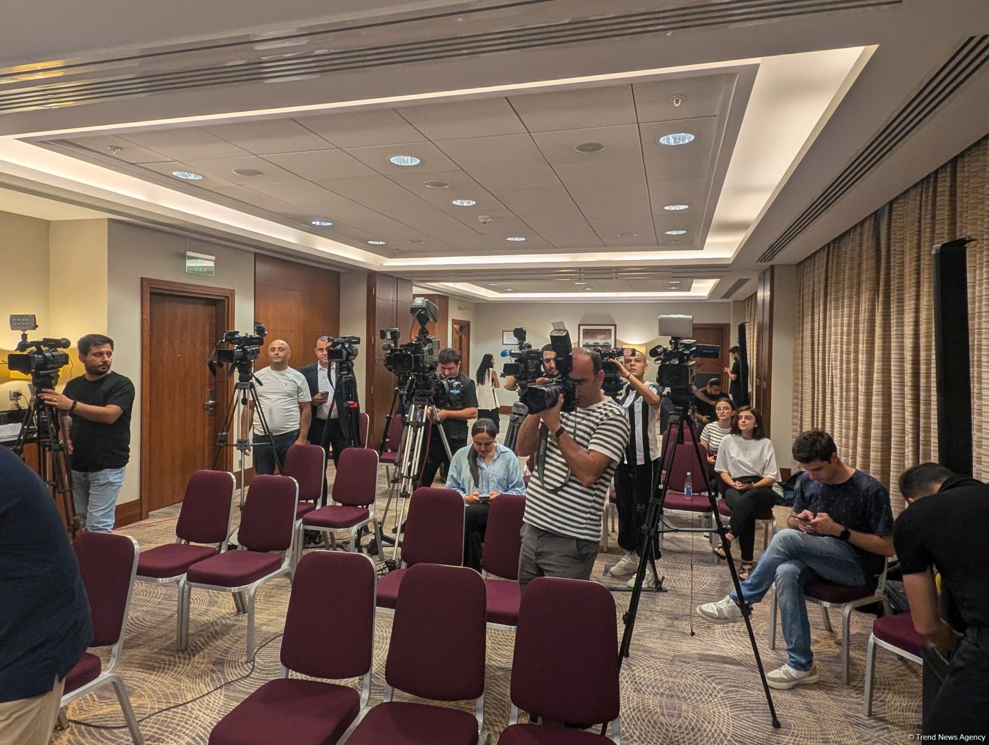 Azərbaycanda parlament seçkilərində seçicilər geniş seçim imkanlarına malik idilər - Sergey Xomenko (FOTO)