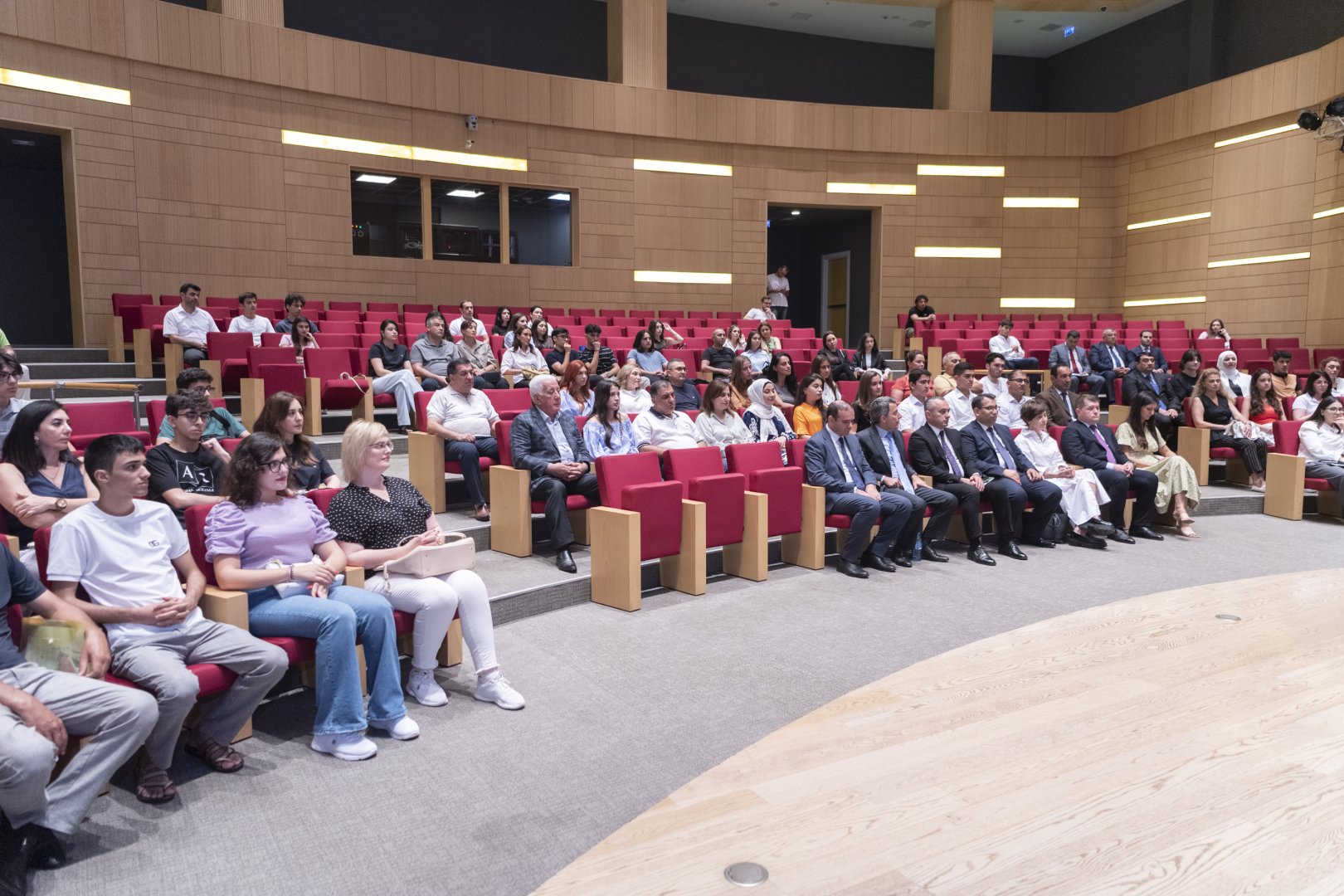 ADA Universitetində İtaliya-Azərbaycan Universiteti layihəsi çərçivəsində Kənd təsərrüfatı və qida elmləri fakültəsinə qəbul olmuş bakalavr tələbələri ilə görüş keçirilib (FOTO)