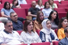 ADA Universitetində İtaliya-Azərbaycan Universiteti layihəsi çərçivəsində Kənd təsərrüfatı və qida elmləri fakültəsinə qəbul olmuş bakalavr tələbələri ilə görüş keçirilib (FOTO)