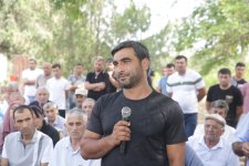 Xaçmazın Manafoba kəndində səyyar qəbul keçirilib (FOTO)