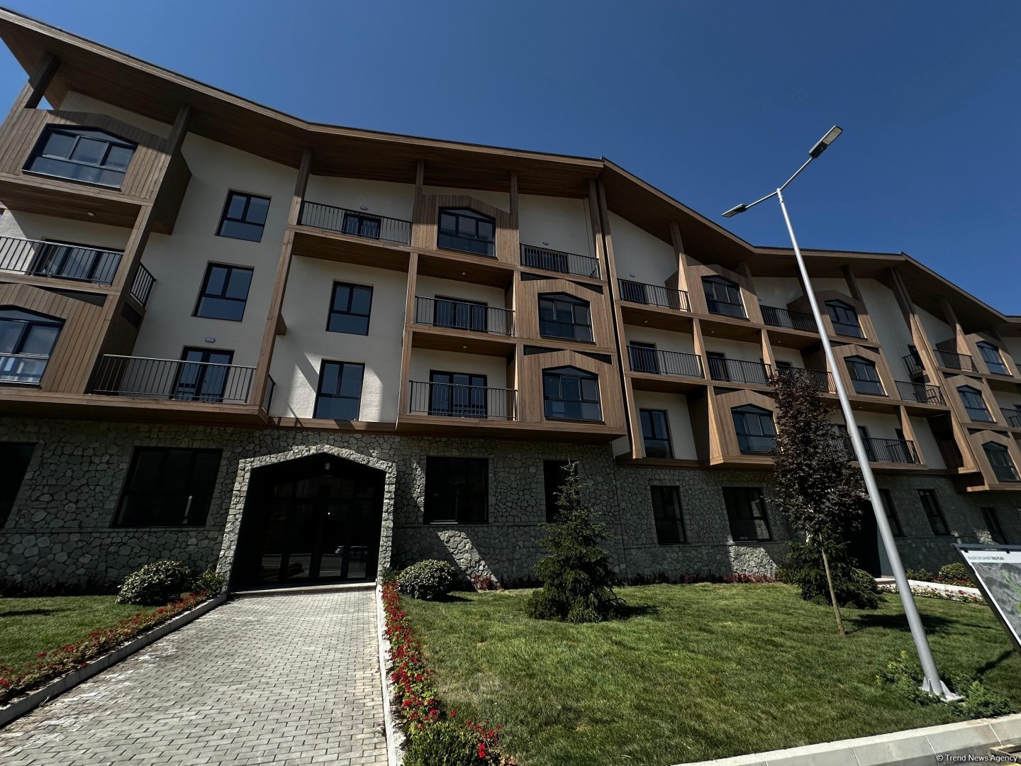Kəlbəcərdə inşa edilən yaşayış kompleksindən FOTOLAR