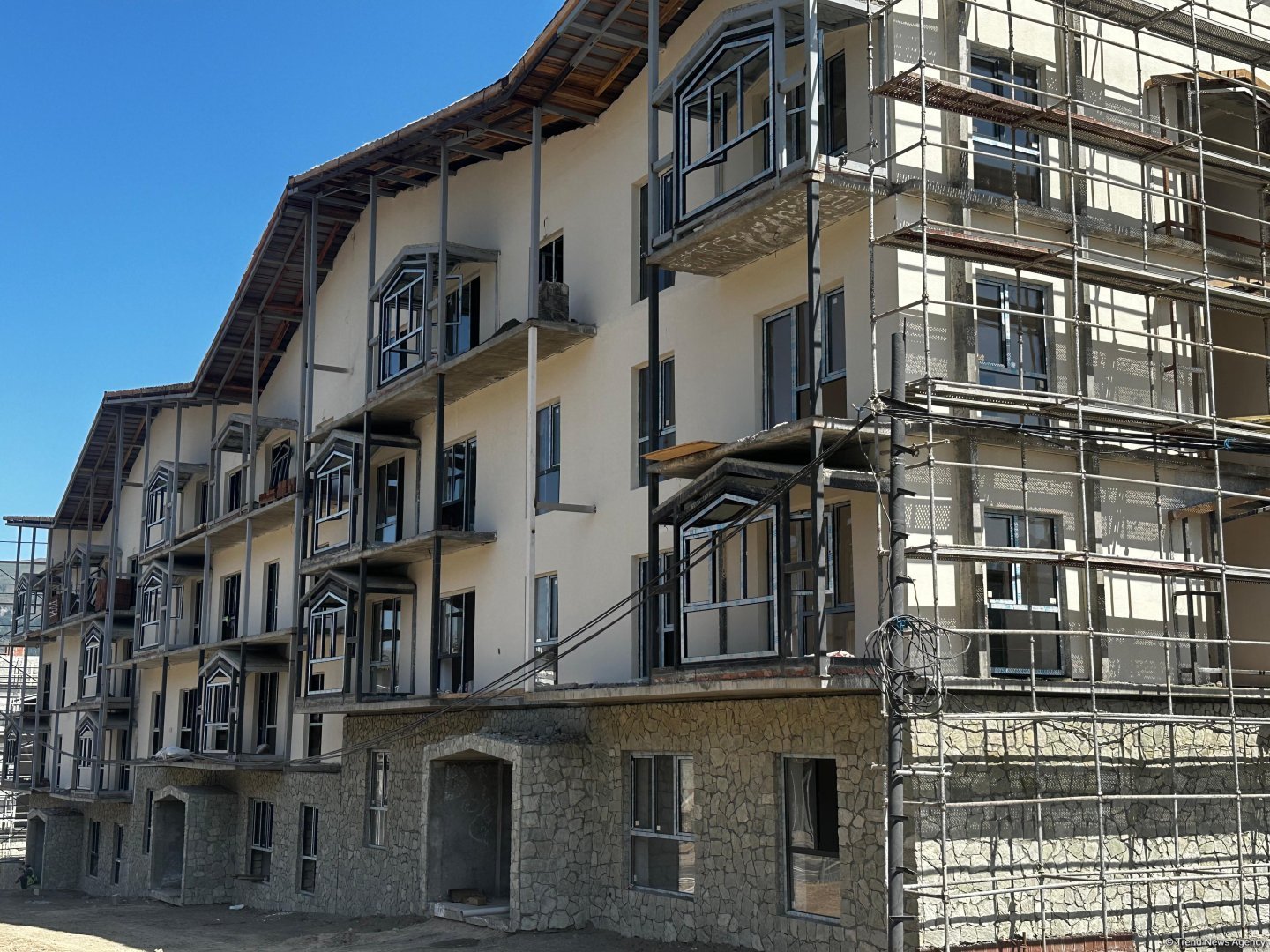 Kəlbəcərdə inşa edilən yaşayış kompleksindən FOTOLAR