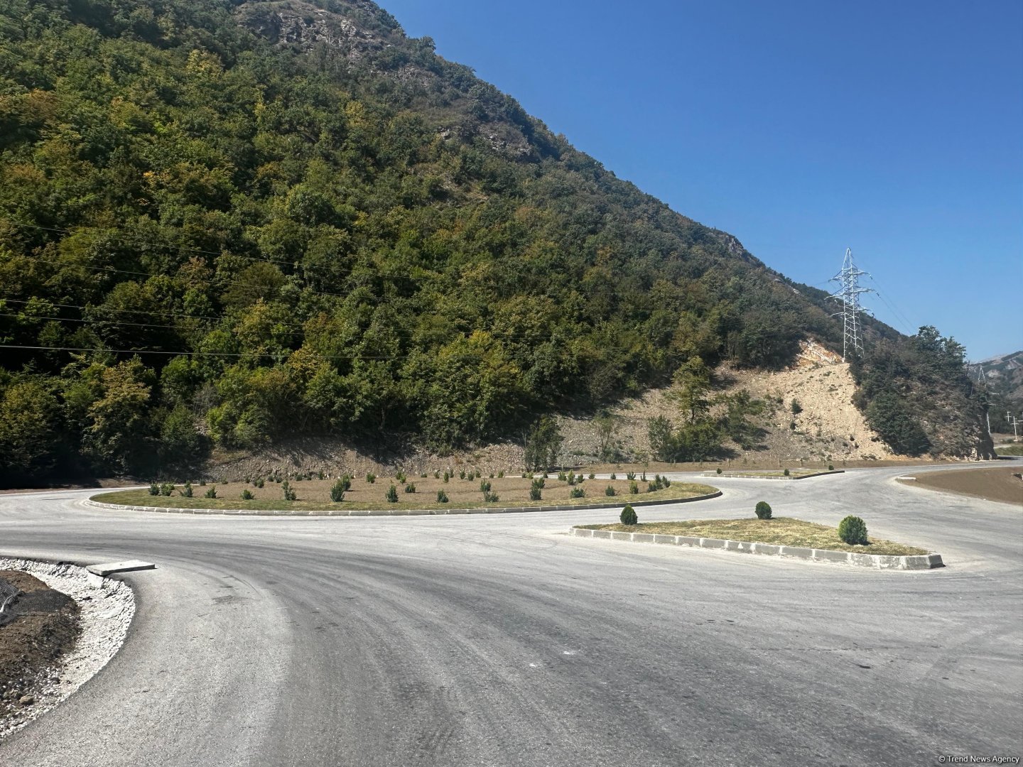 Toğanalı-Kəlbəcər-İstisu avtomobil yolunda bir sıra işlər tamamlanıb (FOTO)