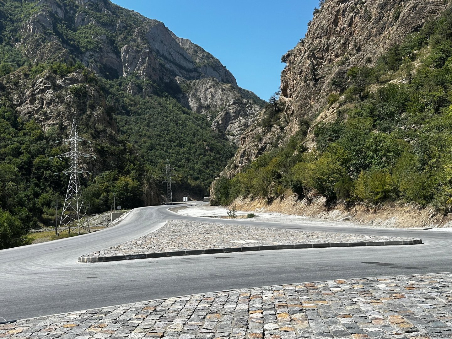 Toğanalı-Kəlbəcər-İstisu avtomobil yolunda bir sıra işlər tamamlanıb (FOTO)