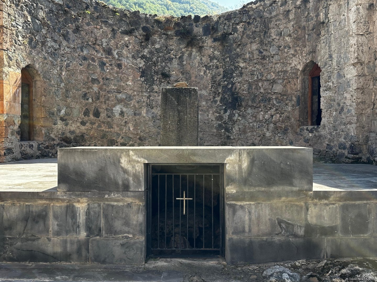 Erməni vandalizminə məruz qalmış Xudavəngdən FOTOREPORTAJ