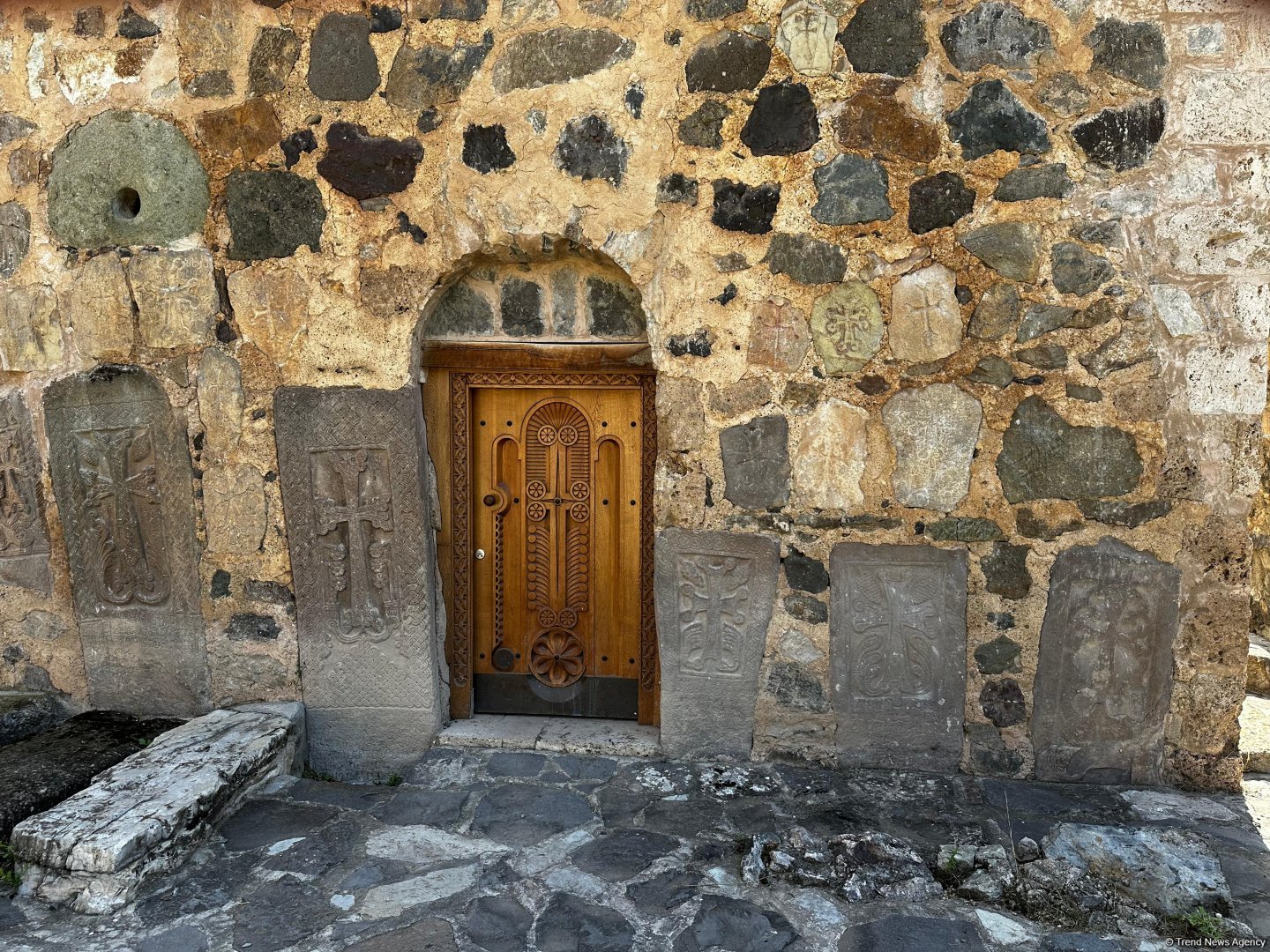 Erməni vandalizminə məruz qalmış Xudavəngdən FOTOREPORTAJ