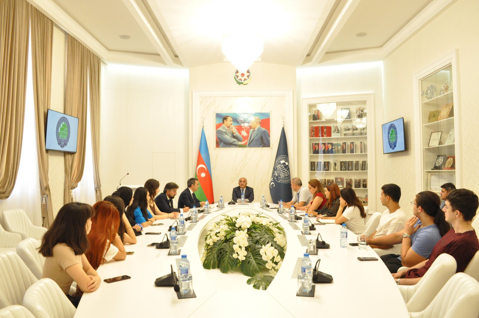 UNEC və Türkiyənin Ege Universitetinin ikili diplom proqramının tələbələri bu ildən Türkiyədə təhsilə başlayacaqlar (FOTO)