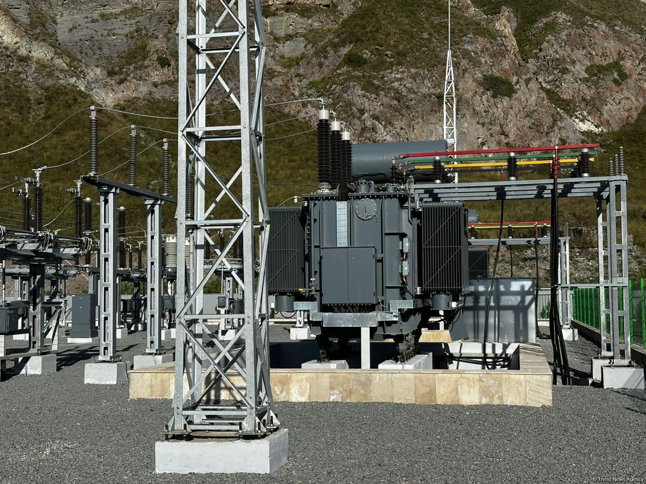 “İstisu” yarımstansiyası “İstisu” sanatoriyasının və “İstisu” mineral su zavodunun elektrik təchizatına xidmət edəcək (FOTO)