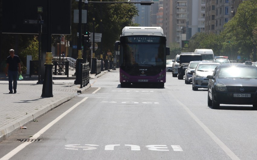 Bu prospektdə xüsusi hərəkət zolağı çəkilib