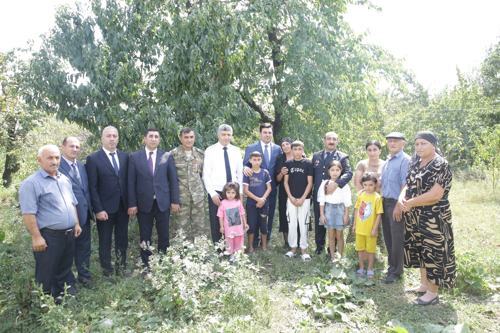 Elnur Rzayev Manafoba kəndində şəhid ailəsini ziyarət edib (FOTO)