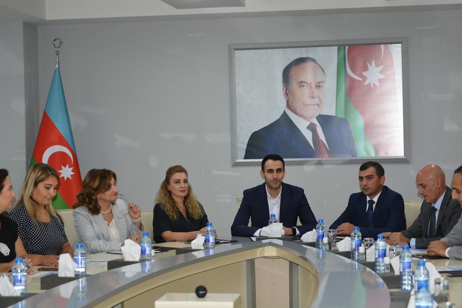 Azərbaycanlı tələbələr BƏƏ-nin Kosmik Mərkəzində təcrübə keçəcəklər (FOTO)