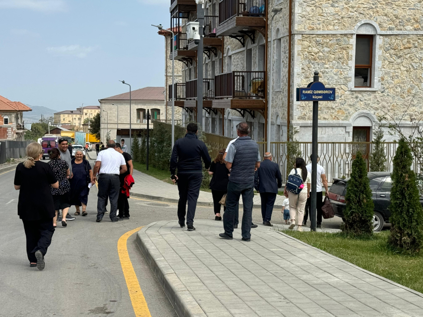 Şuşaya növbəti köç: daha 27 ailə doğma yurduna çatdı, açarlar təqdim olundu (FOTO) (YENİLƏNİB)