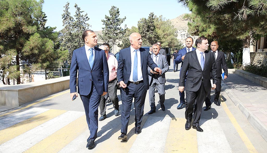 AHİK sədri sanatoriyalara baxış keçirib, müalicə olunanların rəy və təkliflərini dinləyib (FOTO)