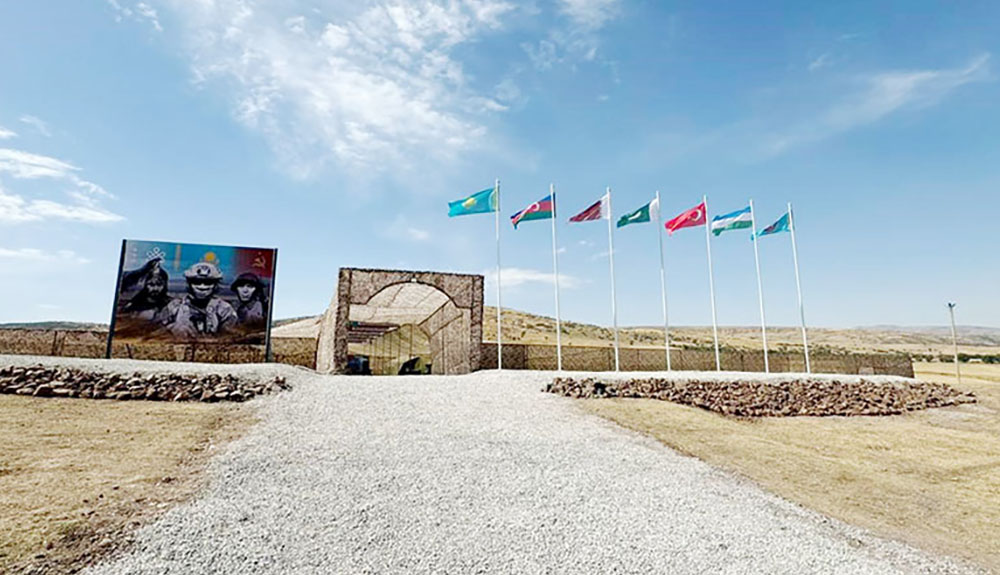 Azərbaycanın xüsusi təyinatlıları Qazaxıstanda çoxmillətli birgə təlimdə iştirak edir (FOTO)