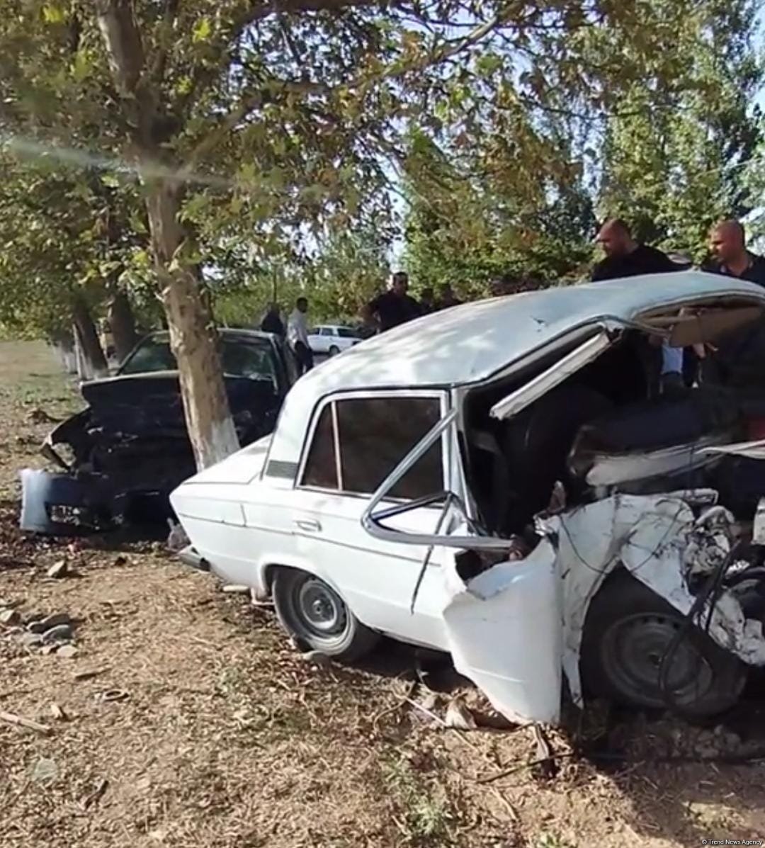 Füzulidə iki maşın toqquşdu - Ölən və yaralananlar var (FOTO)