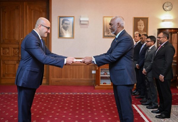 Azərbaycan səfiri etimadnaməsini Maldiv prezidentinə təqdim edib (FOTO)