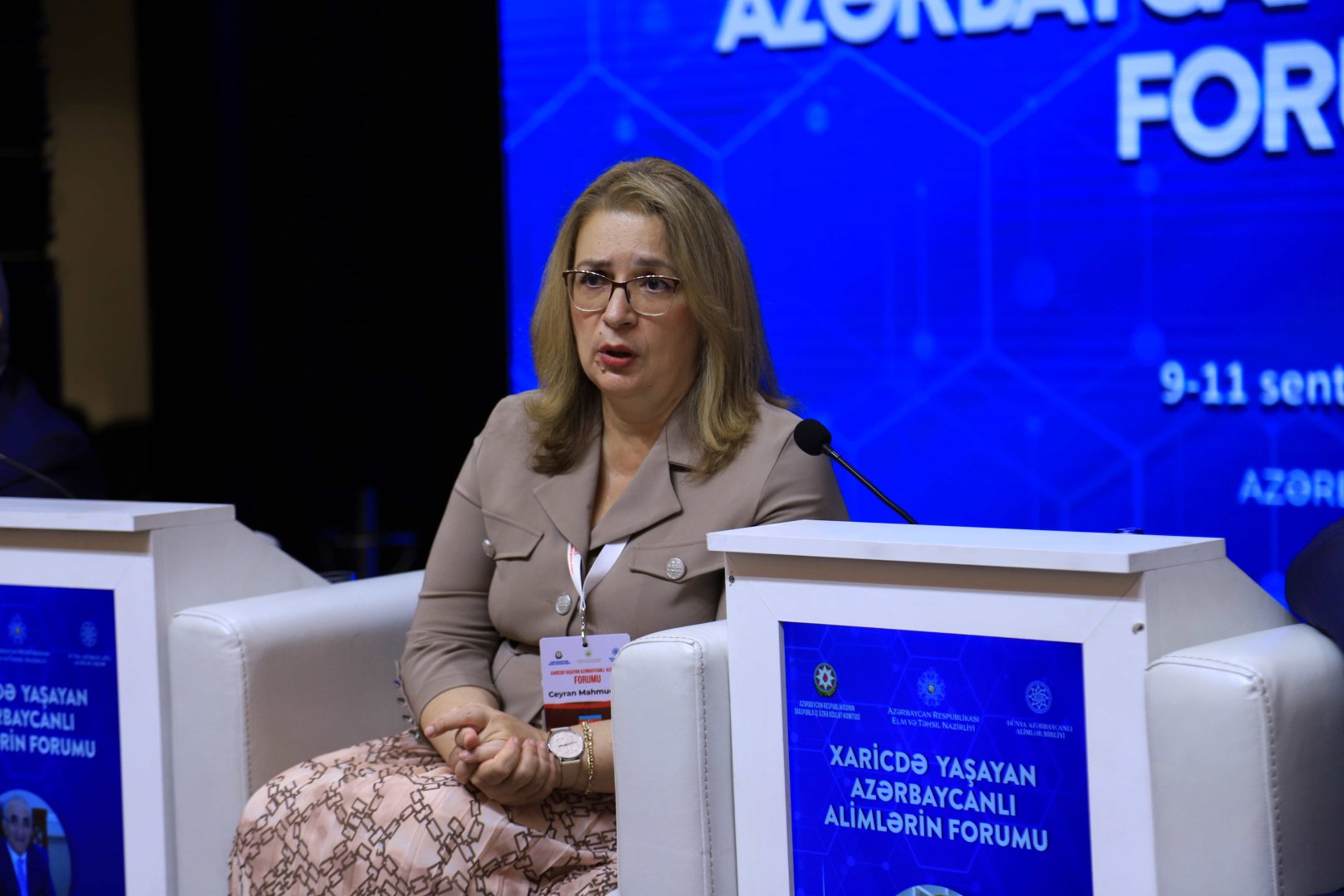 Bakıda Xaricdə Yaşayan Azərbaycanlı Alimlərin Forumu öz işini davam etdirir (FOTO)