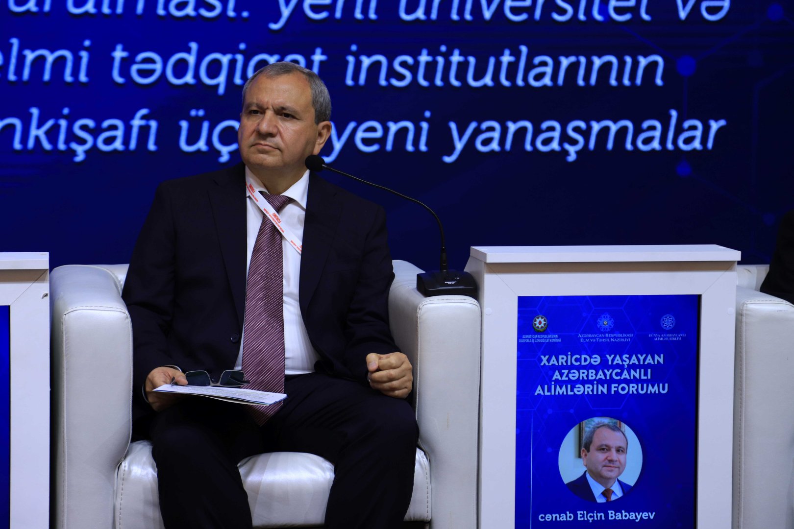 “Qlobal akademik şəbəkənin qurulması: yerli universitet və elmi tədqiqat institutlarının inkişafı üçün yeni yanaşmalar” mövzusunda panel müzakirəsi aparılıb (FOTO)