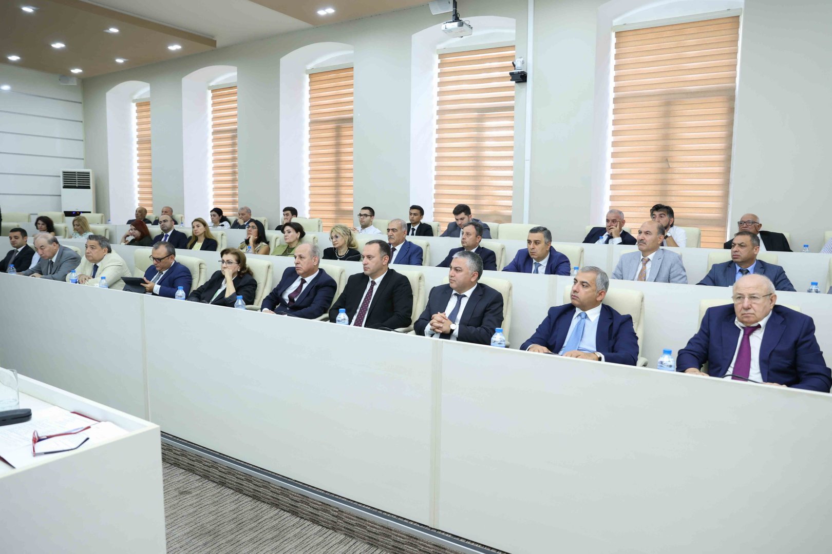 UNEC-in Elmi Şurasının yeni tədris ilində ilk iclası keçirilib