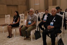 Bakıda Xaricdə Yaşayan Azərbaycanlı Alimlərin Forumu öz işini davam etdirir (FOTO)