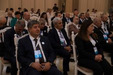 Bakıda Xaricdə Yaşayan Azərbaycanlı Alimlərin Forumu öz işini davam etdirir (FOTO)