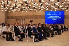 Bakıda Xaricdə Yaşayan Azərbaycanlı Alimlərin Forumu öz işini davam etdirir (FOTO)