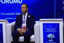 “Qlobal akademik şəbəkənin qurulması: yerli universitet və elmi tədqiqat institutlarının inkişafı üçün yeni yanaşmalar” mövzusunda panel müzakirəsi aparılıb (FOTO)