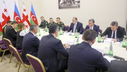 Azərbaycan və Gürcüstan müdafiə nazirləri regiondakı vəziyyəti müzakirə ediblər (FOTO)