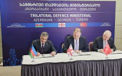 Batumidə Azərbaycan-Gürcüstan-Türkiyə müdafiə nazirlərinin 11-ci üçtərəfli görüşü keçirilib (FOTO)