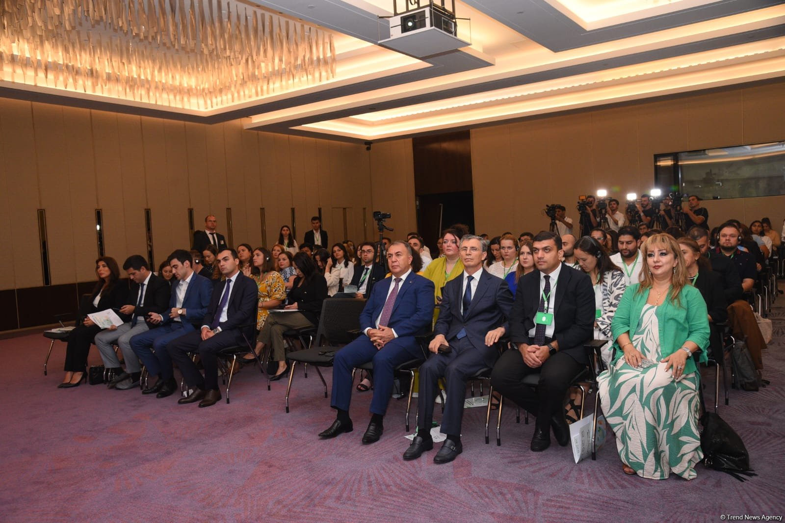 18 ölkənin gənc liderləri COP29-a beynəlxalq ictimai dəstək üçün Bakıda toplandı (FOTO) (YENİLƏNİB)