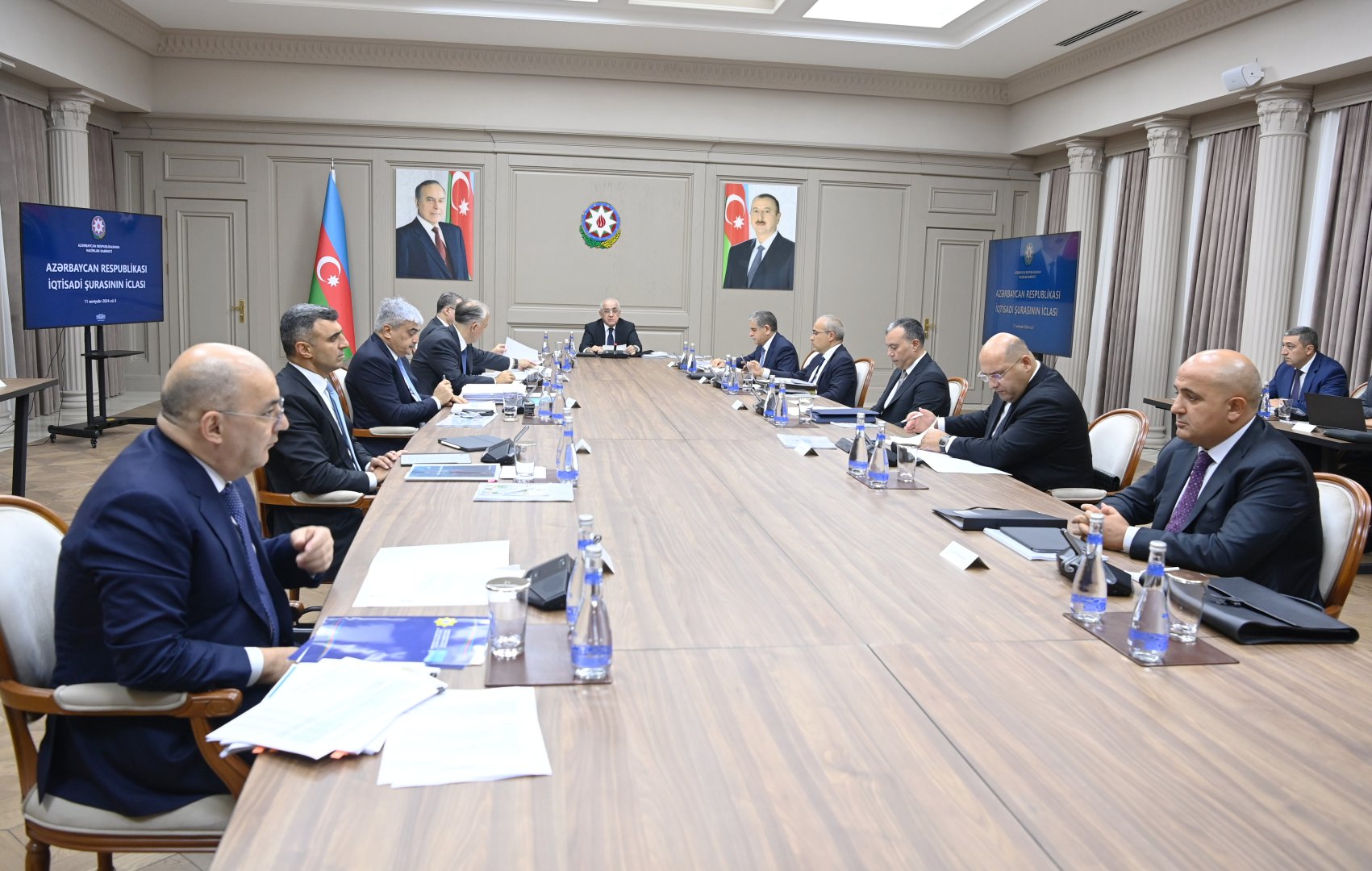 İqtisadi Şuranın növbəti iclası keçirilib (FOTO)