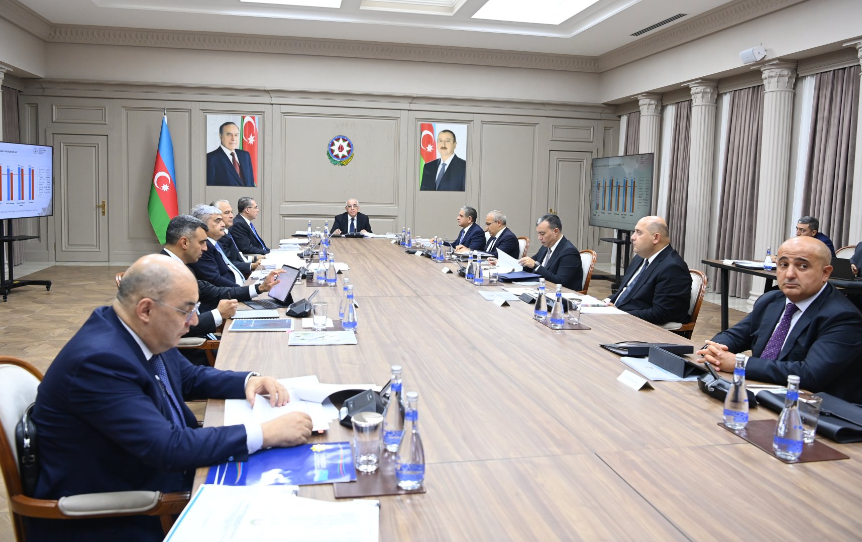 İqtisadi Şuranın növbəti iclası keçirilib (FOTO)