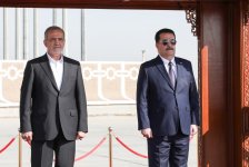 İran prezidenti ilk xarici səfərini İraqa edib (FOTO)