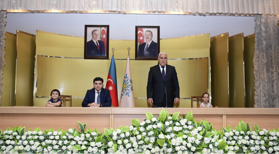 Xətai rayonunda birincilərlə görüş keçirilib (FOTO)