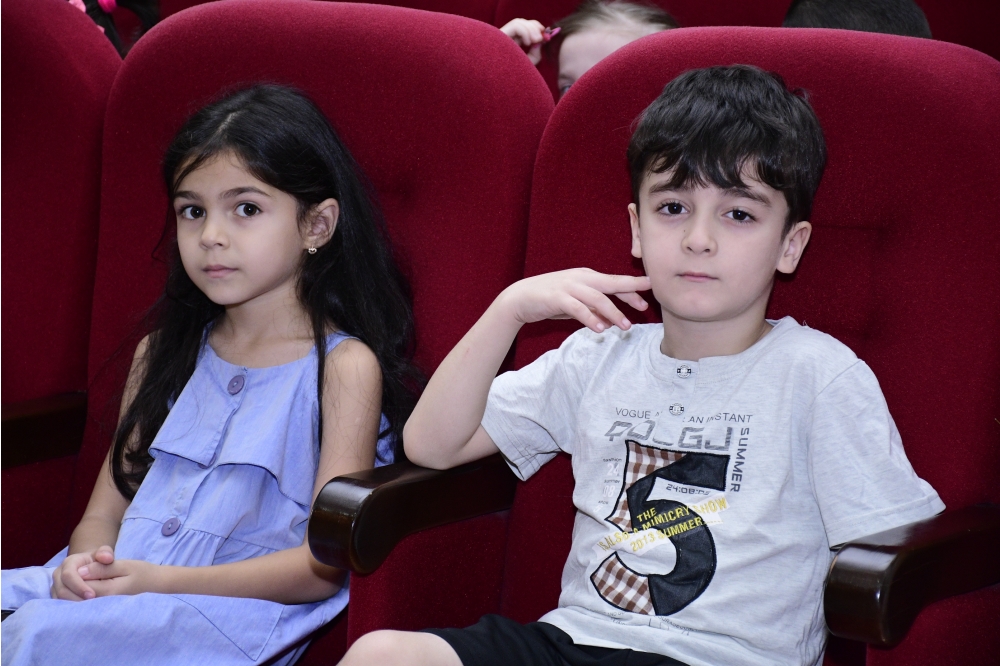 Xətai rayonunda birincilərlə görüş keçirilib (FOTO)