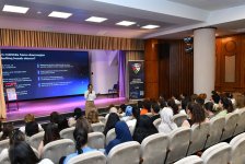 Elektron Təhlükəsizlik Xidməti daha bir məktəbdə maarifləndirmə tədbiri keçirib (FOTO)